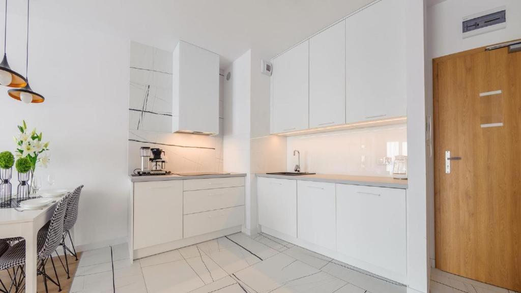 Apartamenty Kasprowicza 20A Klimatyzacja Basen Fintess Sauny Parking Bawialnia Zmywarkataras Wysoki Standard W Pelni Wyposazony Kołobrzeg Exterior foto